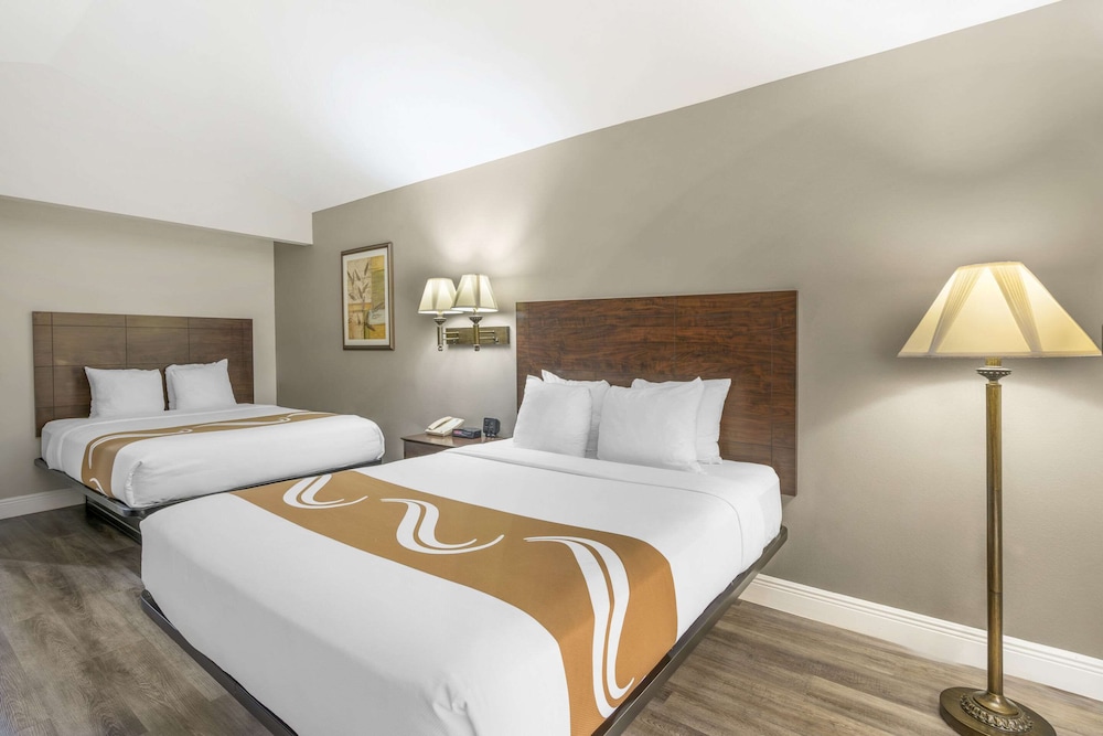 Room, 2 Queen Beds, Accessible, Non Smoking - Photo 1