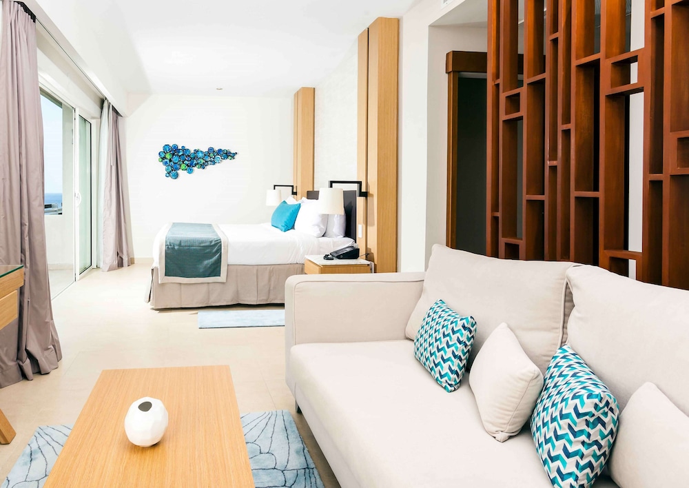 Executive Suite, Multiple Beds, Ocean View (Royale Two-Bedroom Butler Penthouse) thumbnail 5