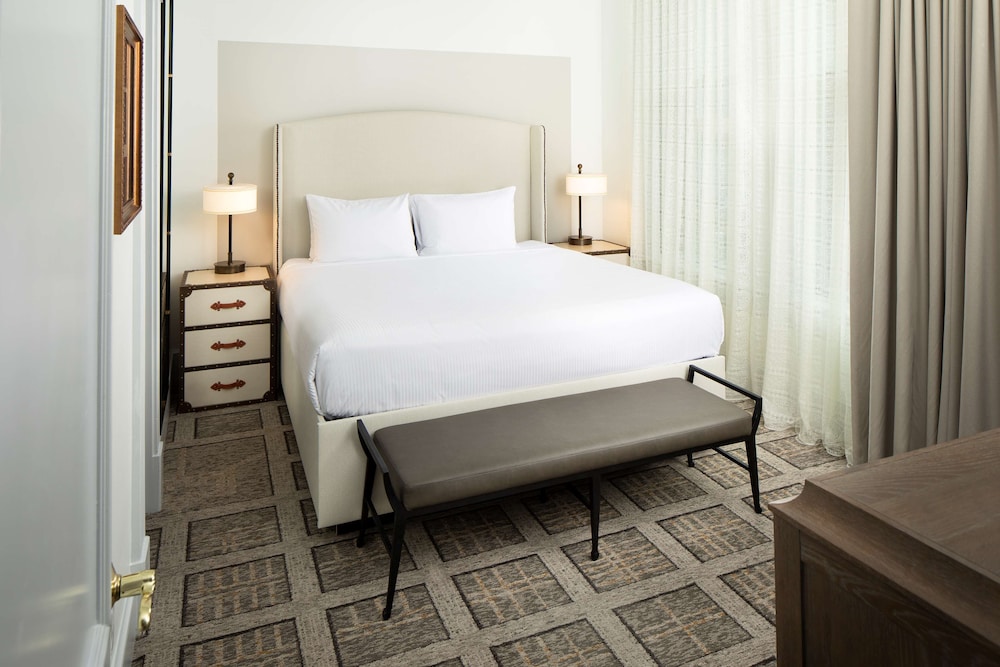 Room, 1 King Bed - Photo 2