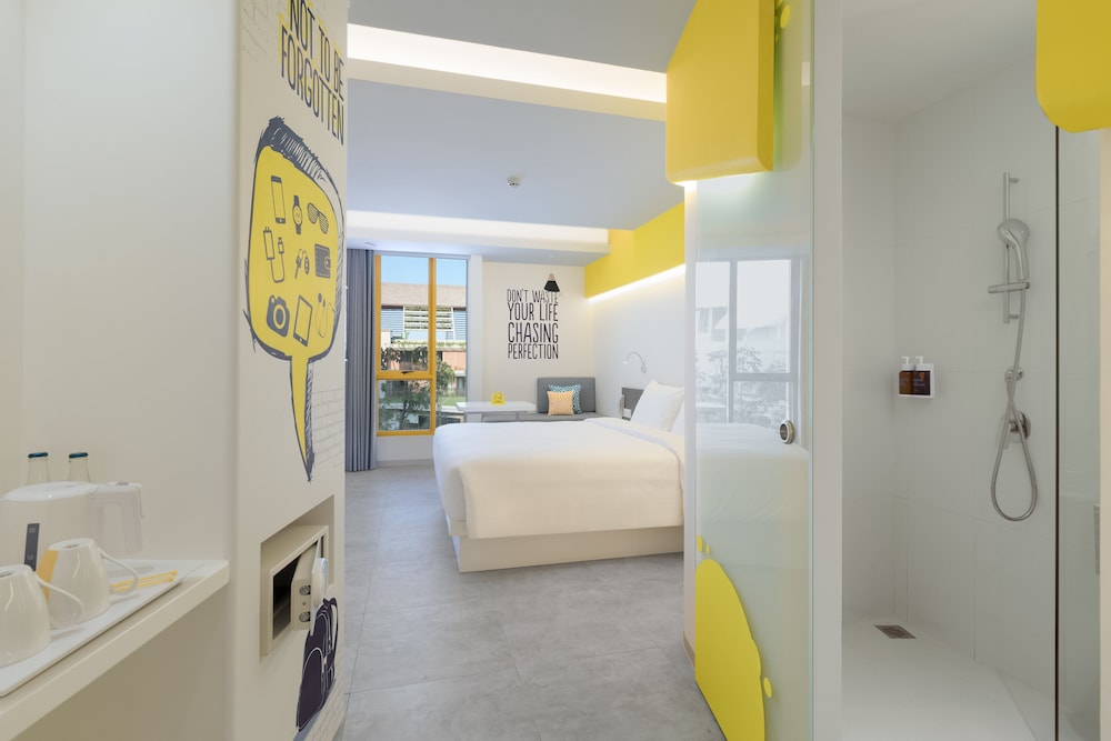 YELLO Room - Photo 6