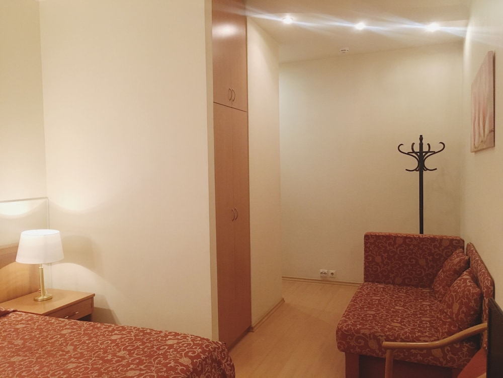 Triple Room (Maroon Lounge 2) photo 2