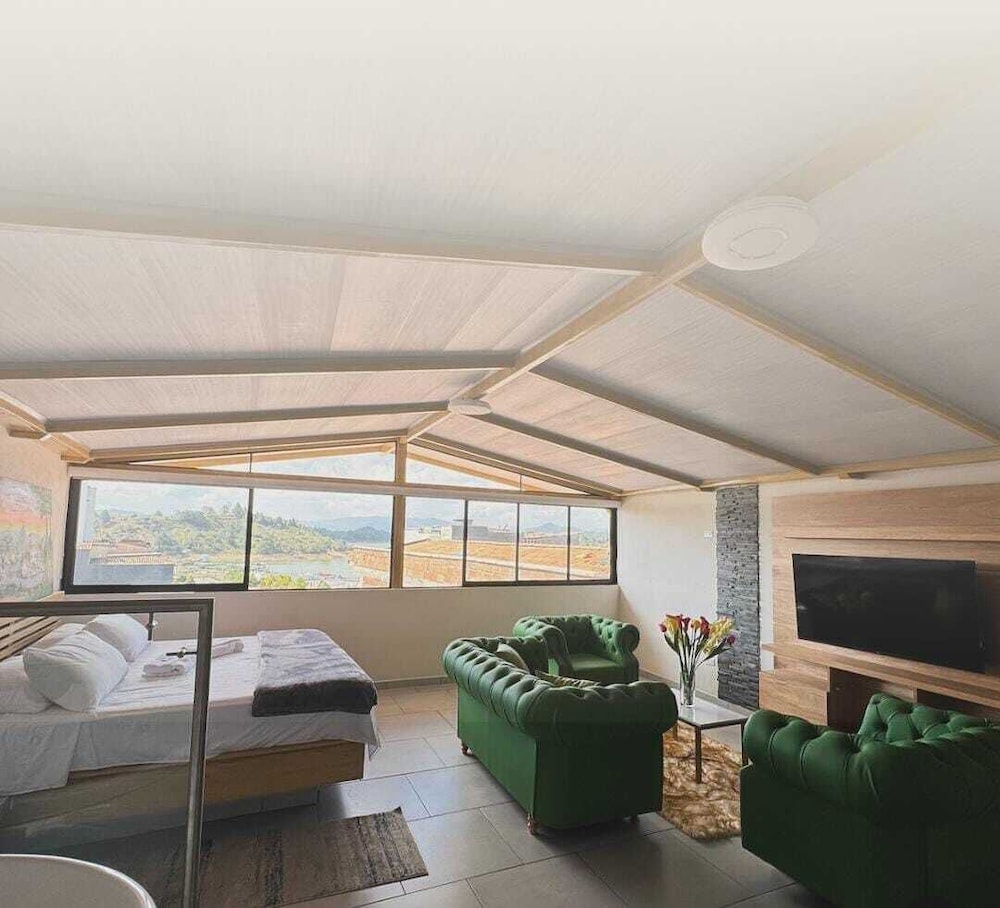 Luxury Suite photo 1