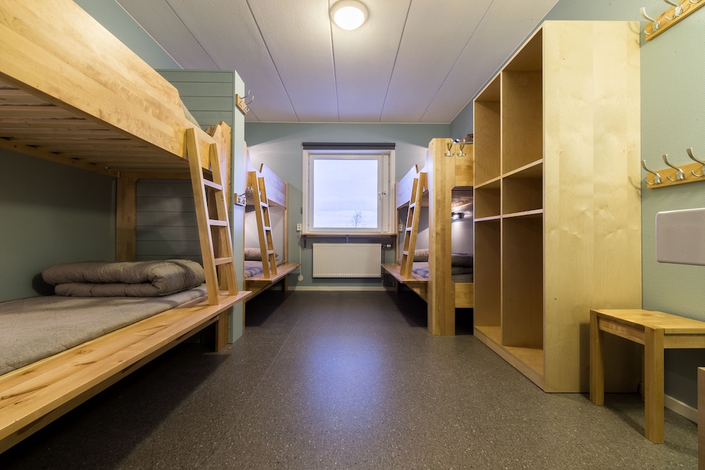 Economy Room, Multiple Beds, Shared Bathroom photo 2