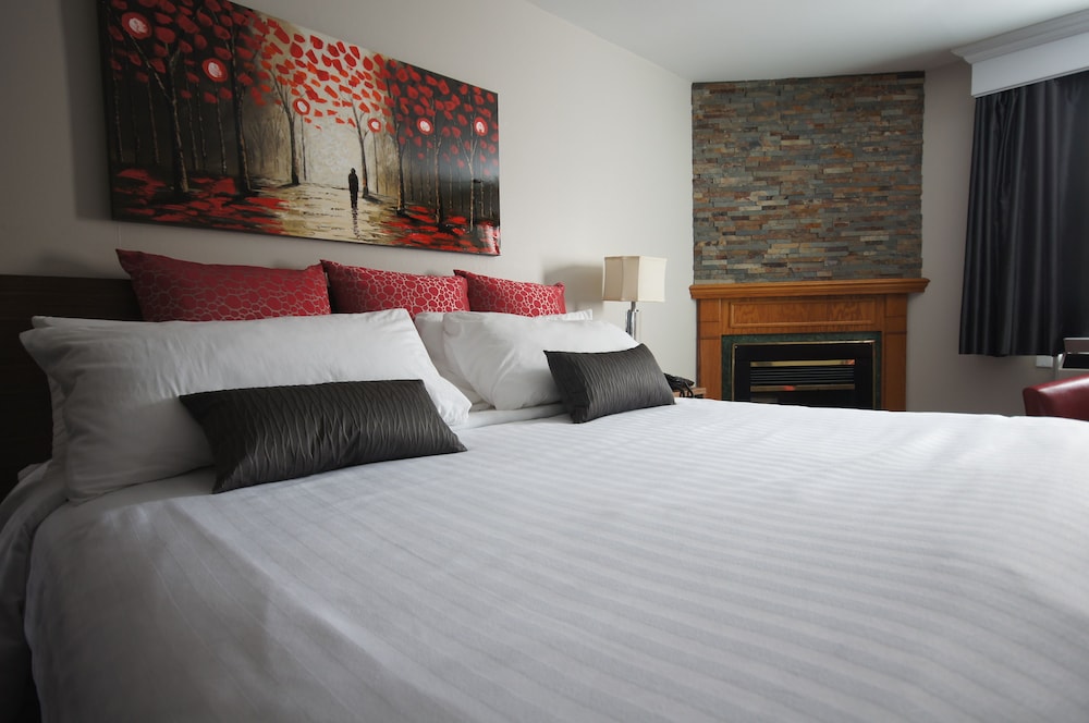 Romantic Suite, 1 Bedroom, Smoking, Hot Tub photo 2