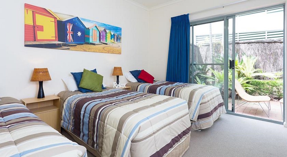 3 Bedroom Lakeview photo 1