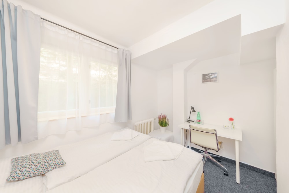 Economy Double Room photo 1