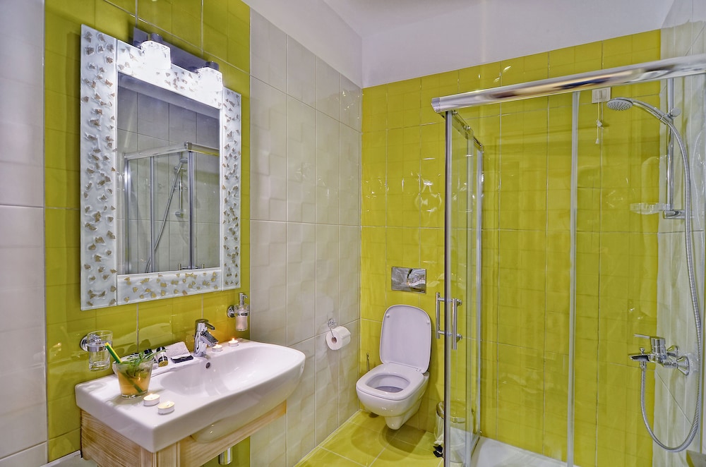 Deluxe Room - Photo 18