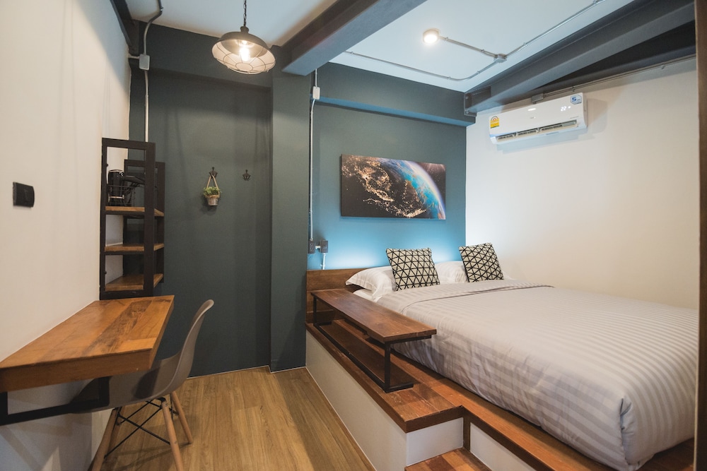 Standard Double Room, No Windows