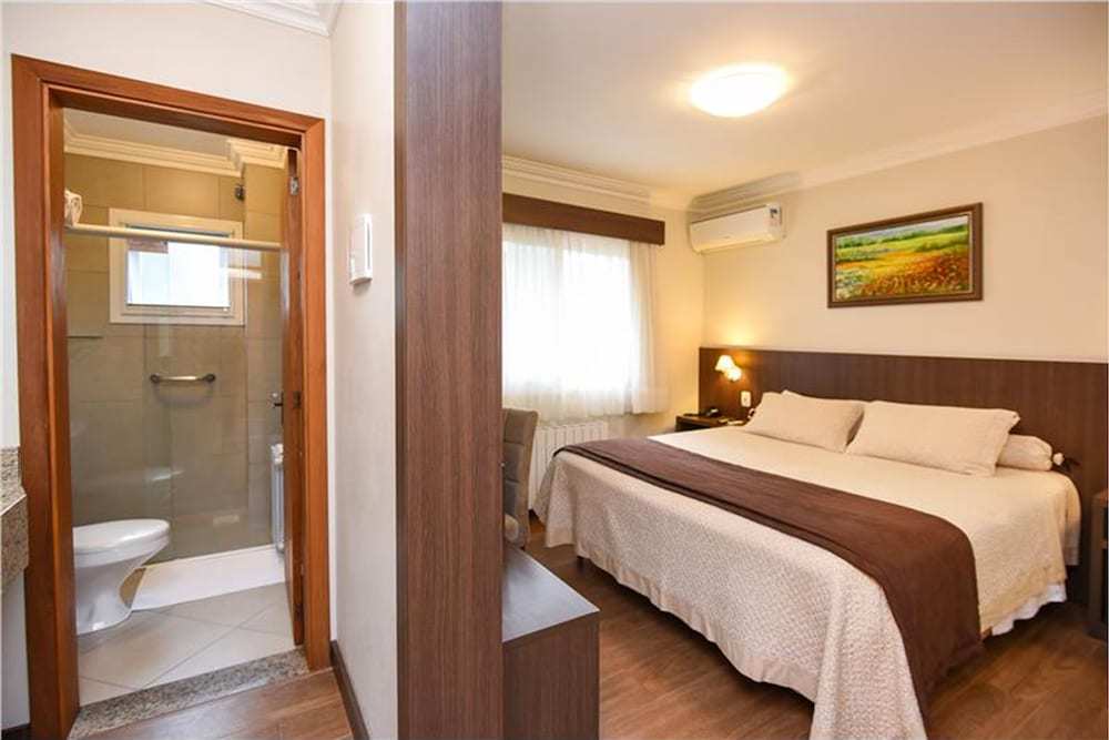 Deluxe Double or Twin Room photo 2