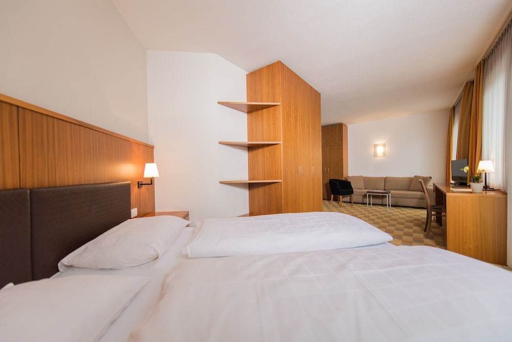 Deluxe Double Room photo 2