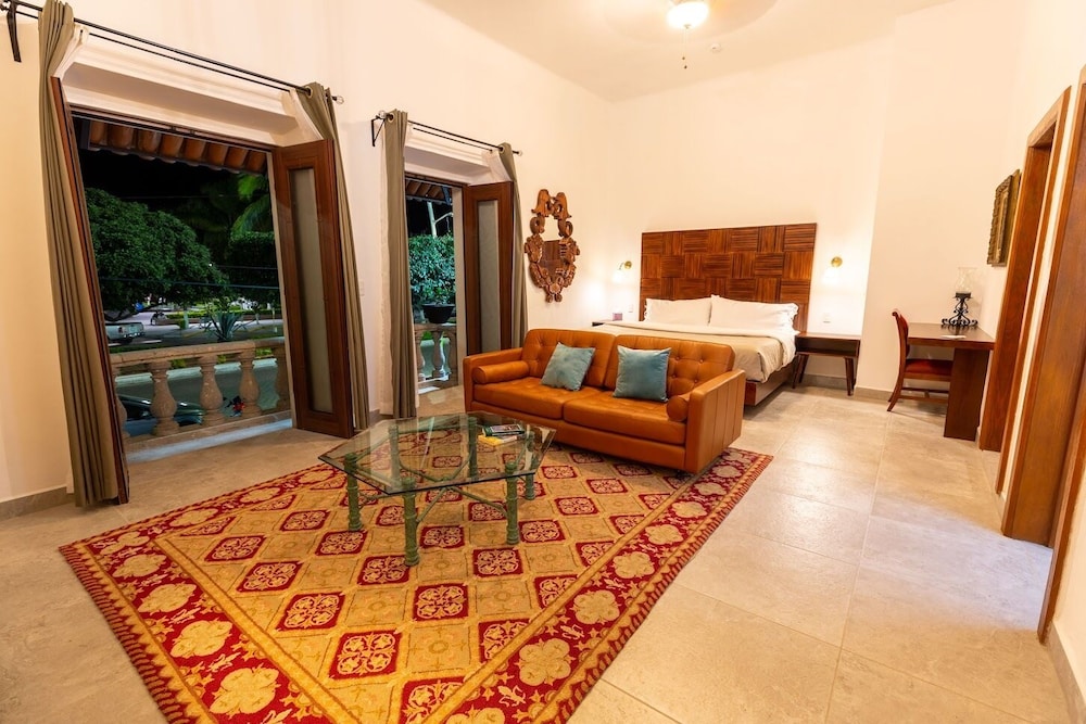 Master Suite 2