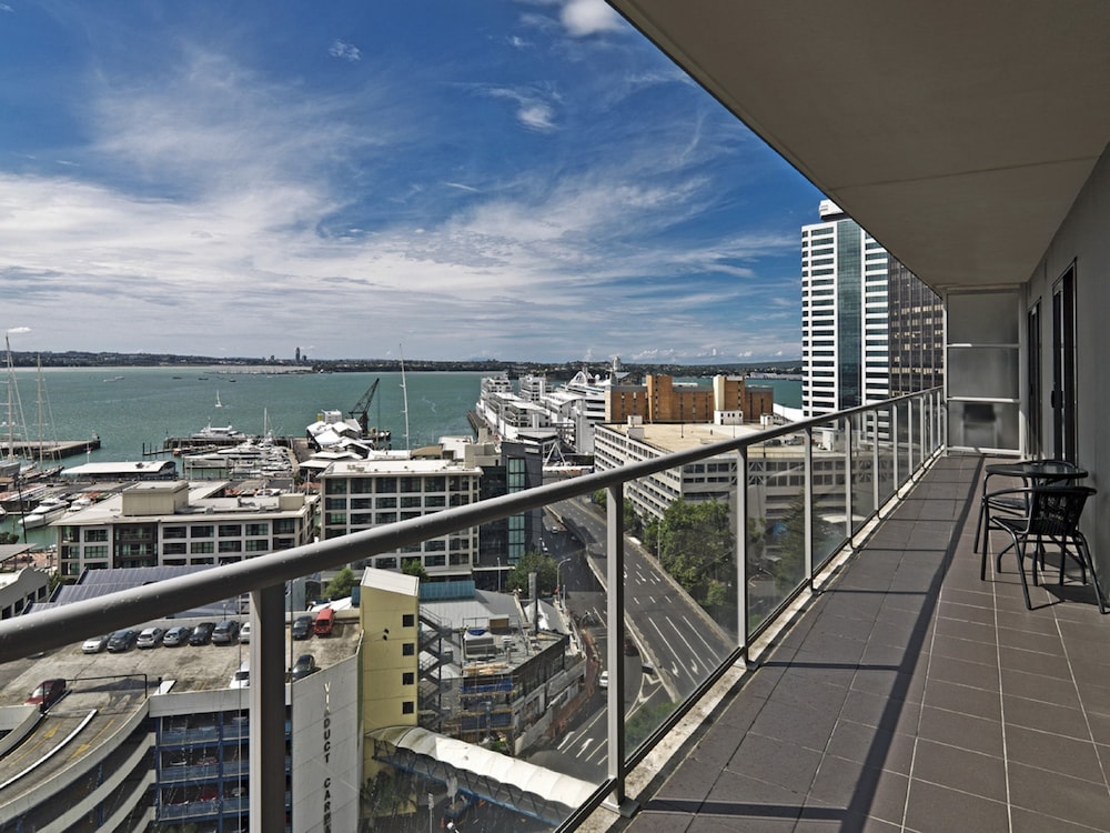 One Bedroom Apartment City View - Photo 6