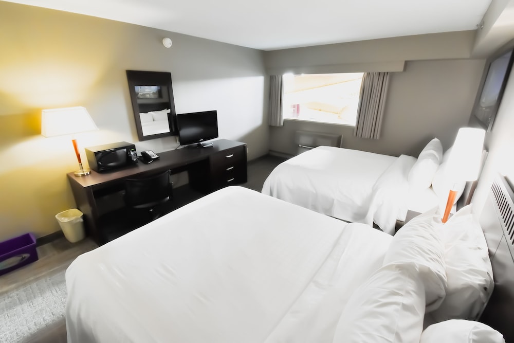 Standard Room, 2 Queen Beds photo 3