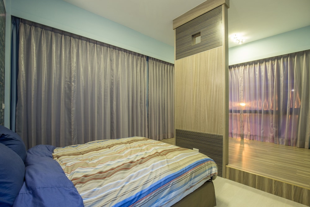 Quadruple Room, Non Smoking (303) photo 1