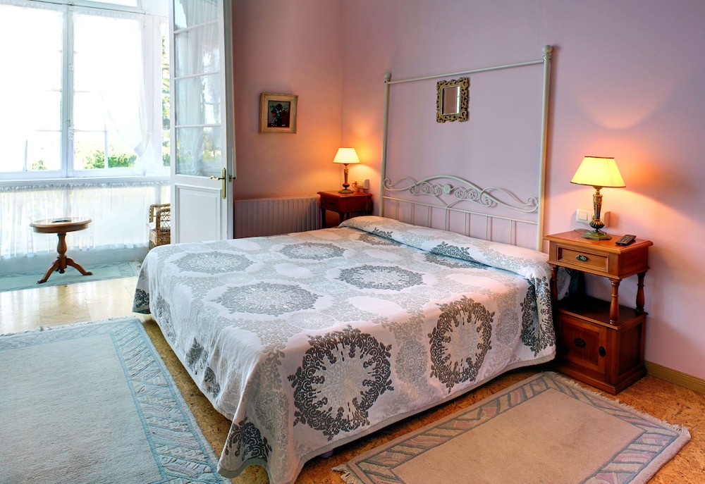 Habitación Doble Estándar, 1 Cama Queen, Baño Privado, Vista al Jardín