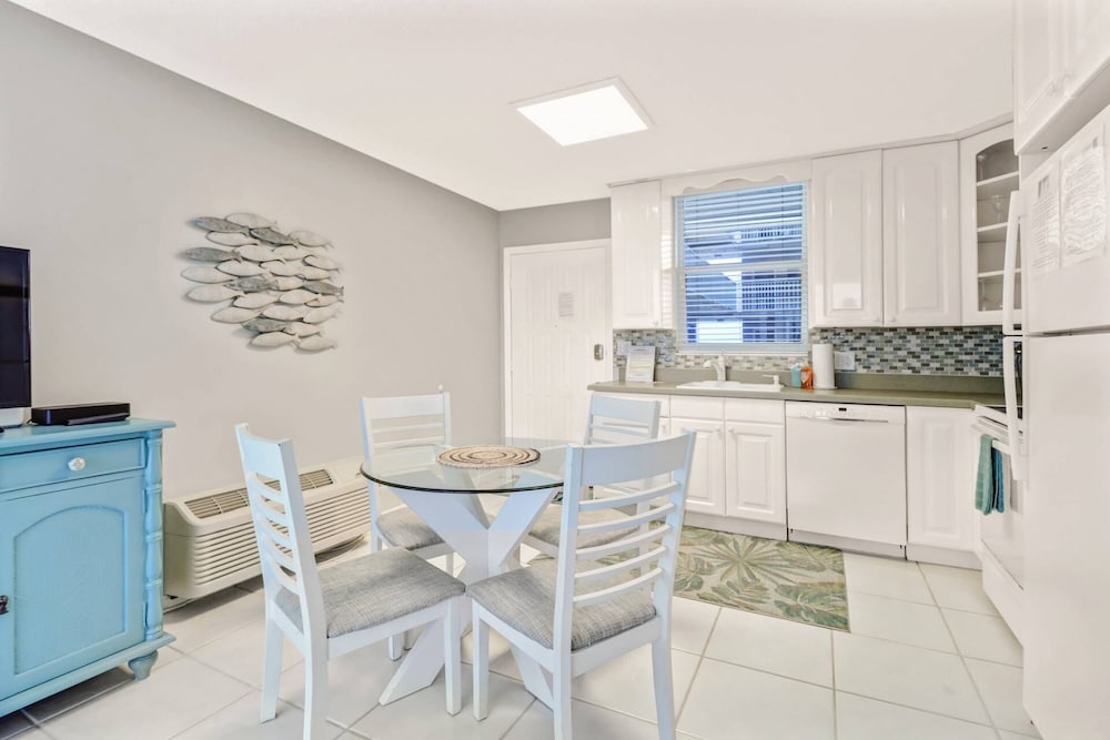 Condo (Beach & Tennis 3401) photo 3