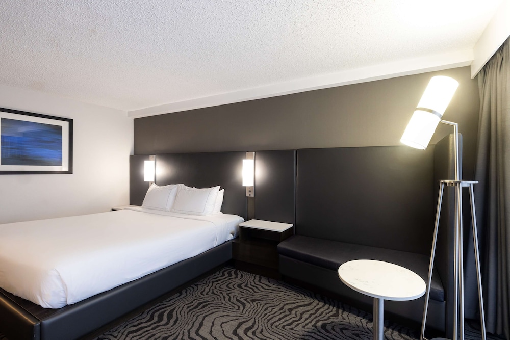 Room, 1 King Bed - Photo 4