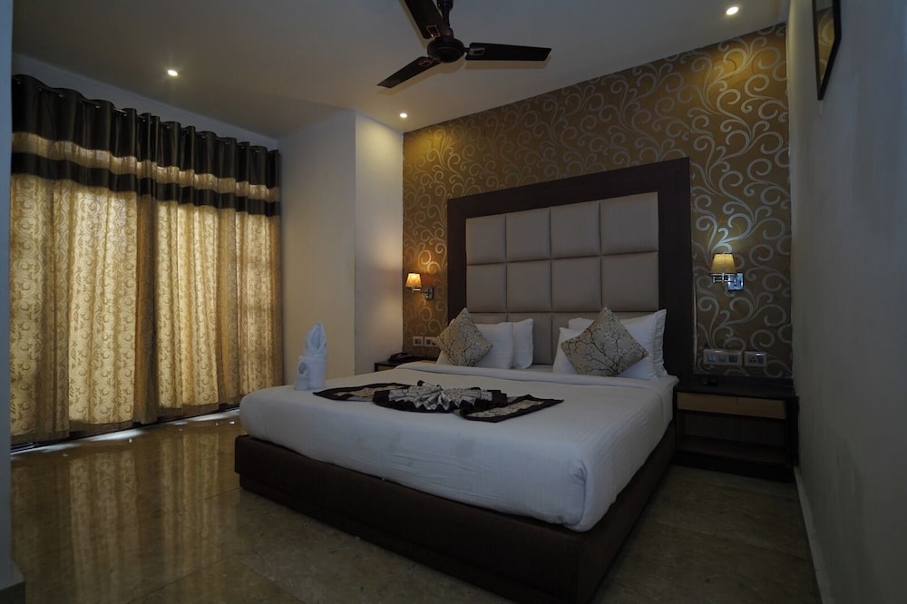 Luxury Suite