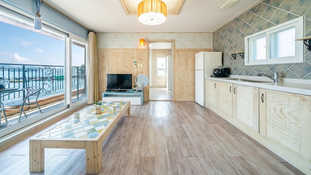 Basic Room, 1 Bedroom (seomhyanggi  301) - Photo 9