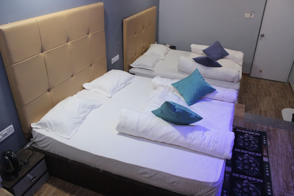 Family 4 Bed AC Room photo 3