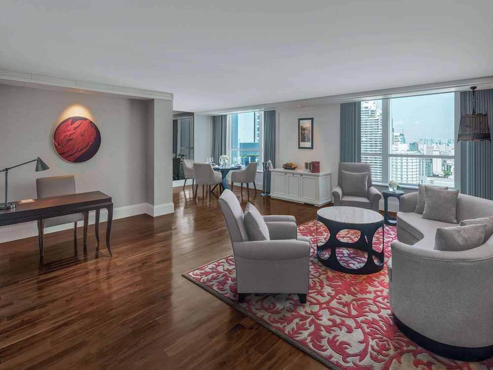 OPERA SUITE, 1 King Size Bed, Spacious Living Room, Club Millésime Access