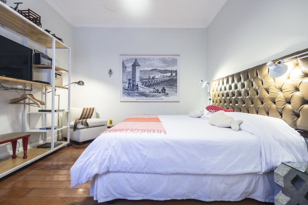 Double Room, 1 King Bed, Bathtub photo 3