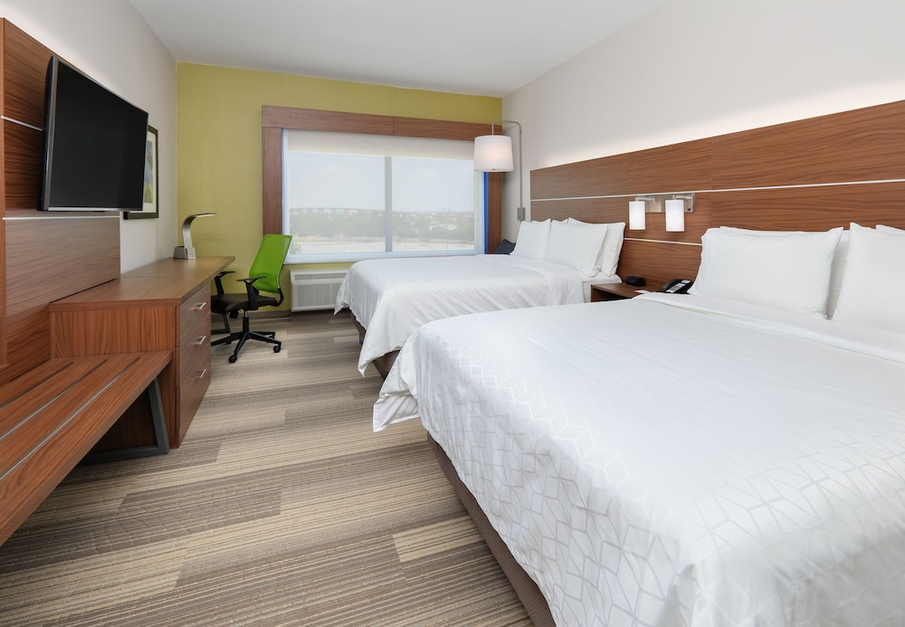 Suite, 2 Queen Beds, Accessible (Hearing) photo 1