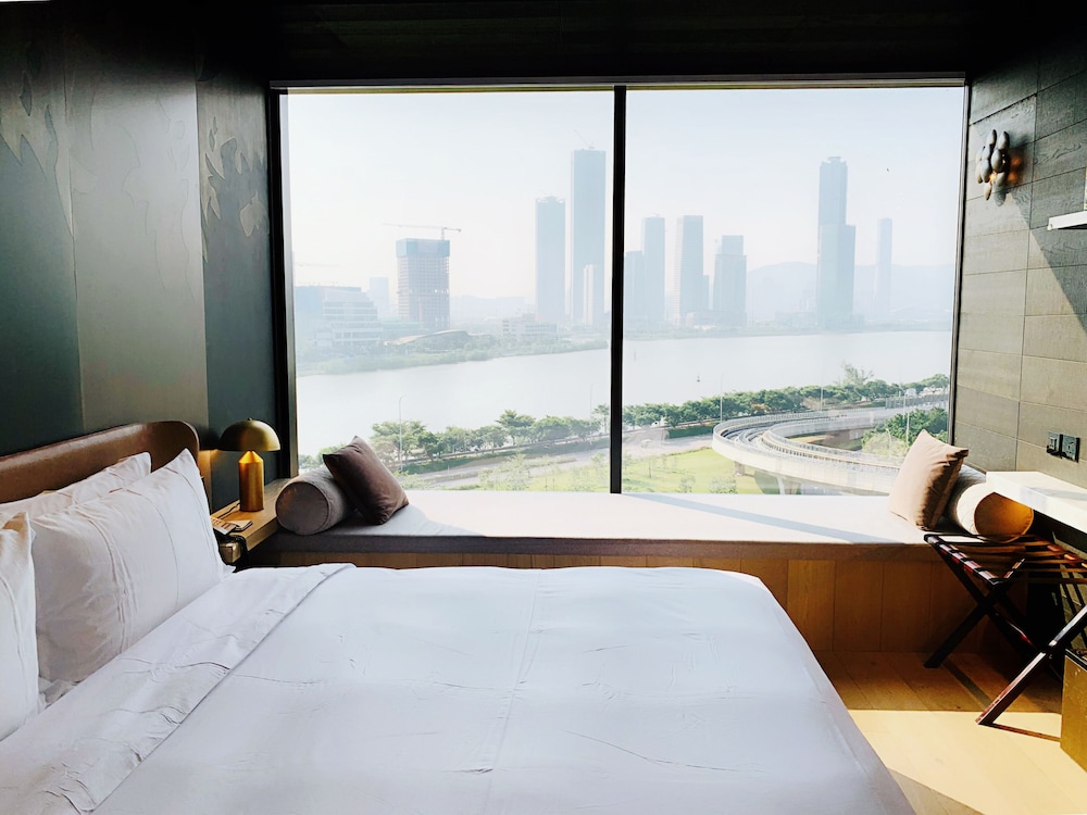 Superior Sea View King Room photo 3