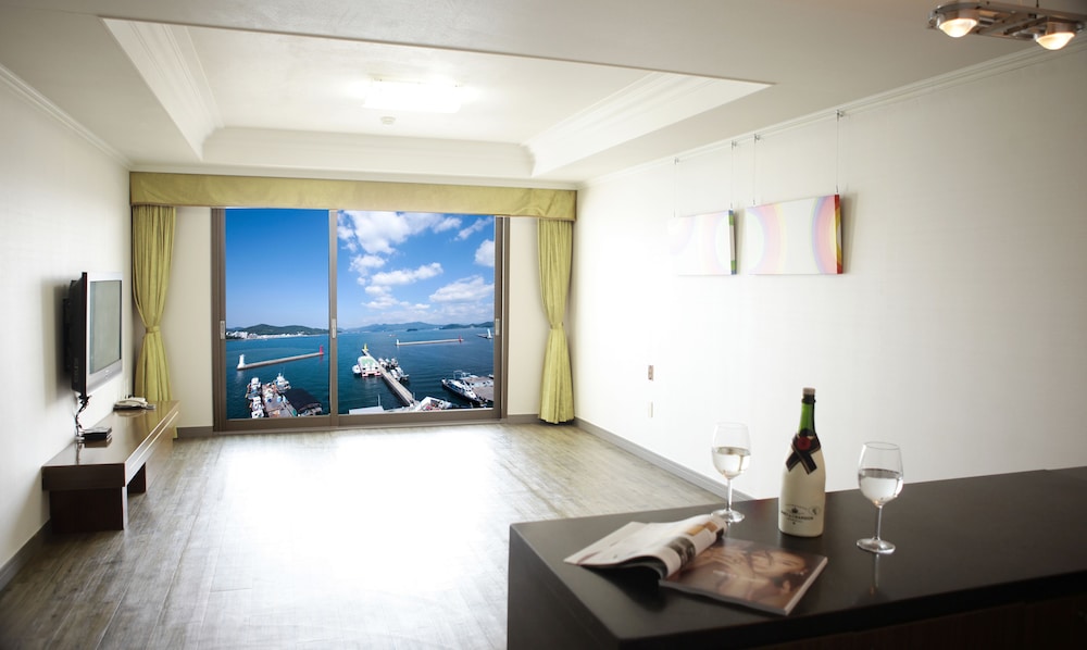 Suite Condo