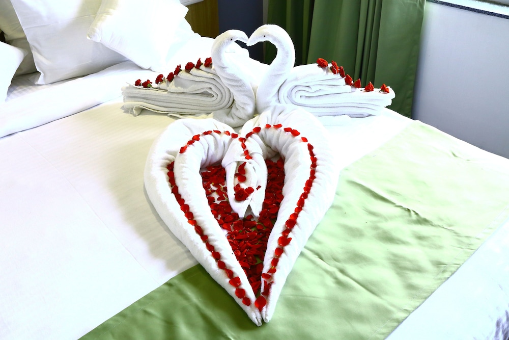 Premier Room, 1 Queen Bed, Non Smoking photo 3