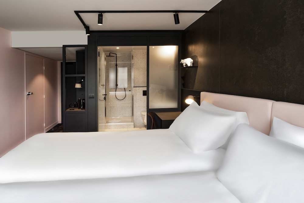 Comfort Room, 1 Double Bed thumbnail 6
