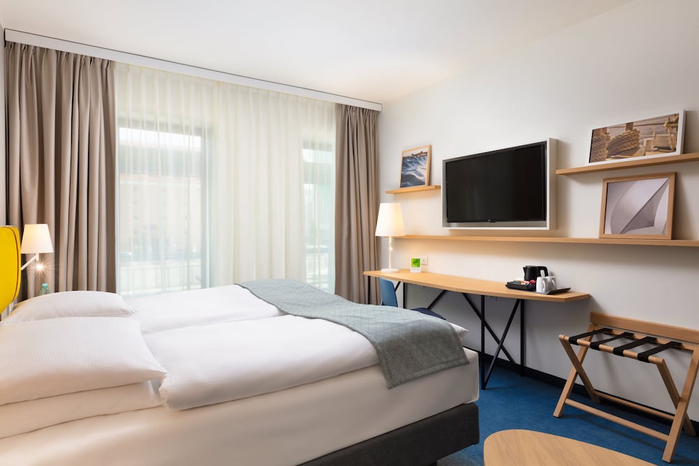 Premium Room, 2 Twin Beds, River View - Photo 6