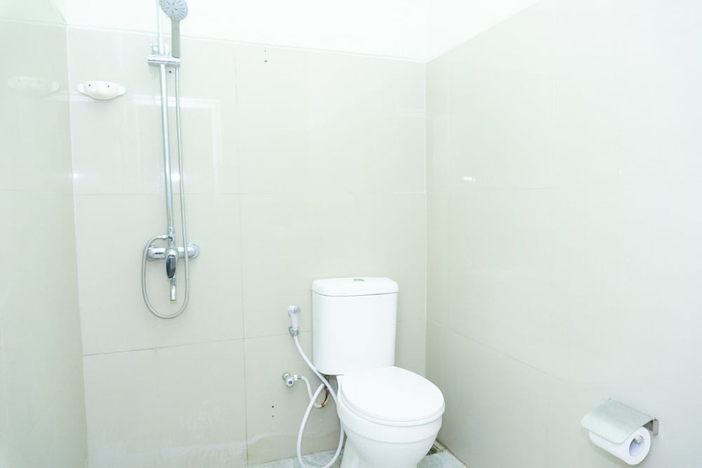 Premium Twin Room (RedDoorz) photo 3