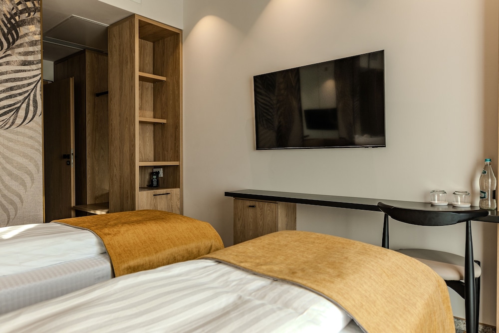Deluxe Twin Room photo 2