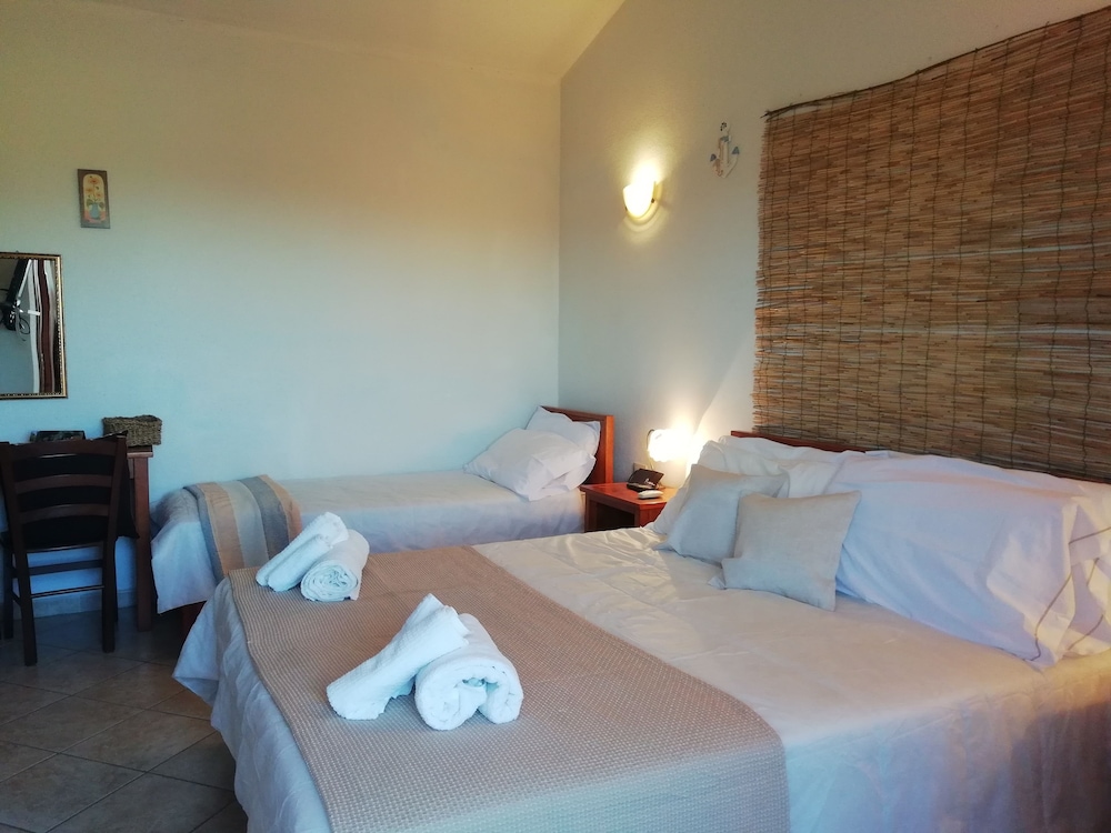 Economy Triple Room - Photo 1