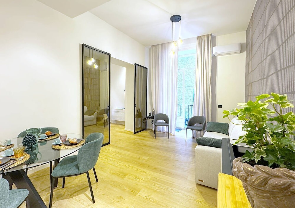 Apartment, Balcony