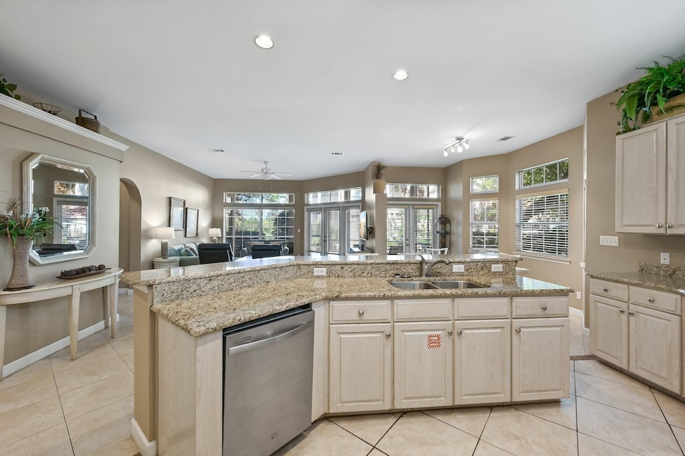 Condo, Multiple Beds (Tivoli 5258)