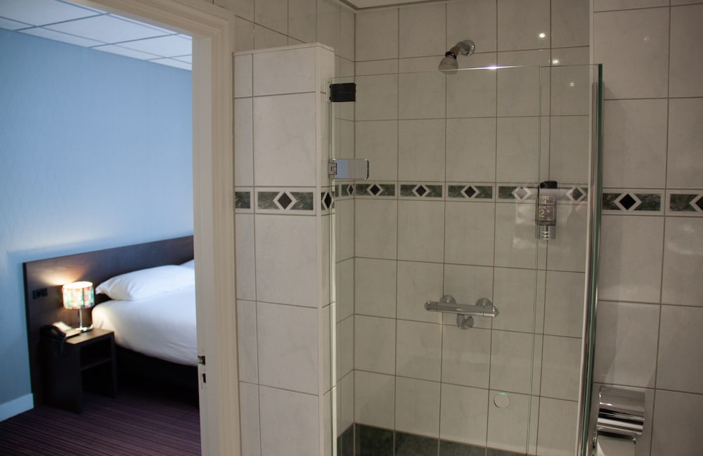Standard Room, 2 Twin Beds photo 3