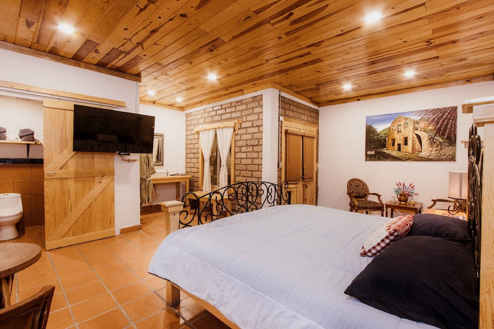 Deluxe Studio Suite photo 1