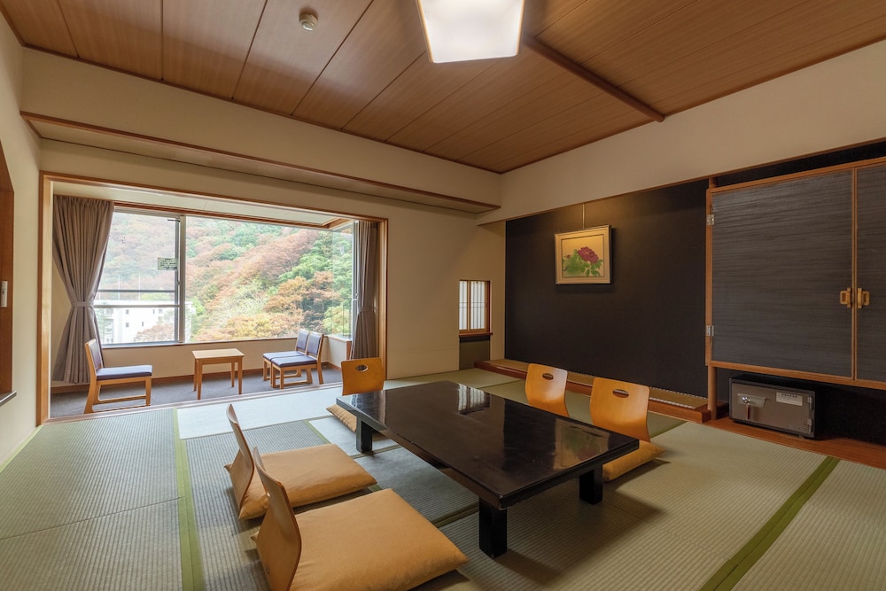 Standard Japanese-Style Room with 12 Tatami Mats - Indoor Bath - Non-Smoking photo 1