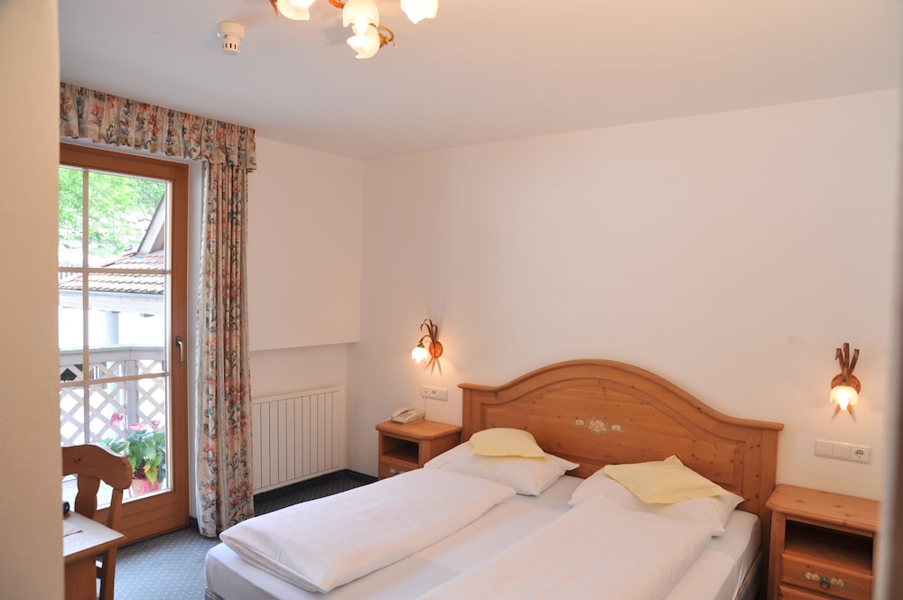 Economy Double Room - Photo 3