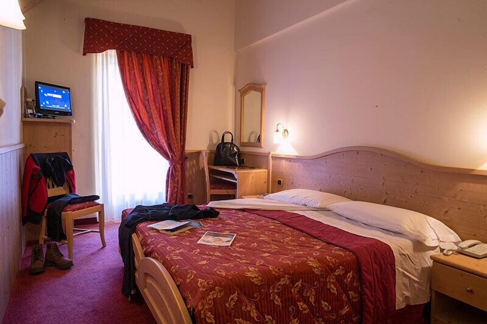 Standard Double or Twin Room photo 2