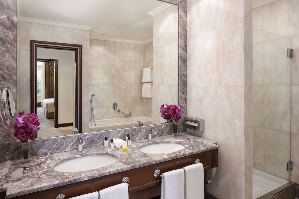 Junior Suite (Extra Bed 3 adults)
