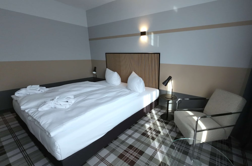 Standard Double Room, Non Smoking - Photo 2