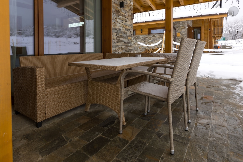 Signature Chalet, 3 Bedrooms, Terrace, Mountain View photo 3