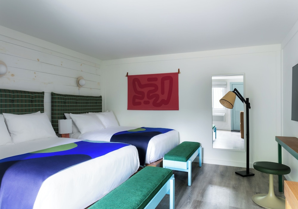 Classic Room, 2 Queen Beds - Photo 1