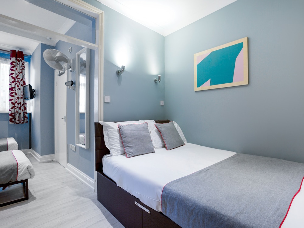 Standard Twin Room, 2 Twin Beds photo 2