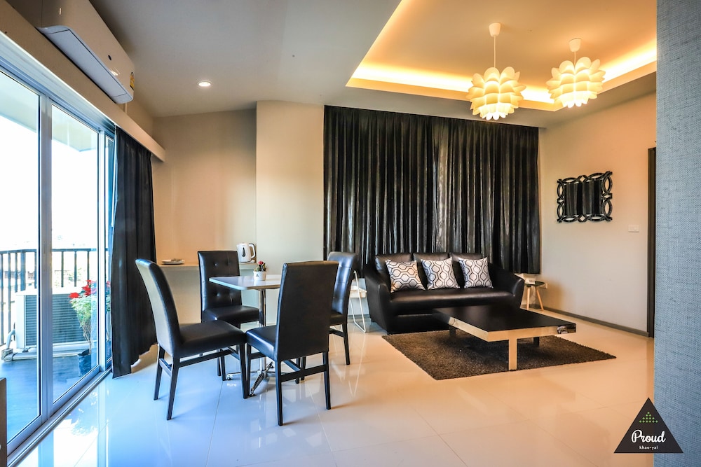 Deluxe Suite - Photo 6