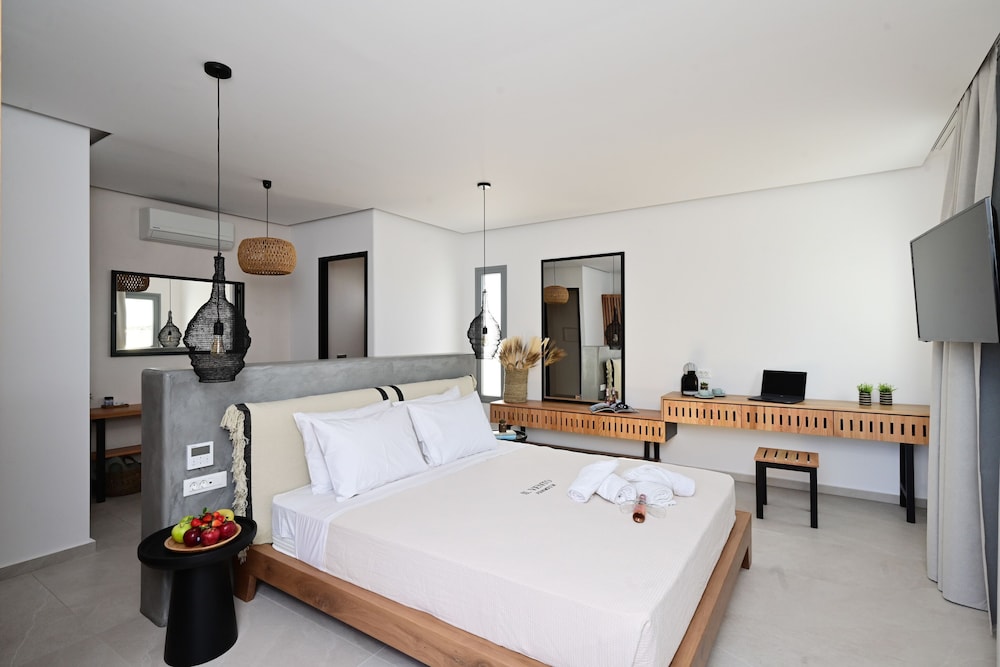 Junior Suite with Private Pool