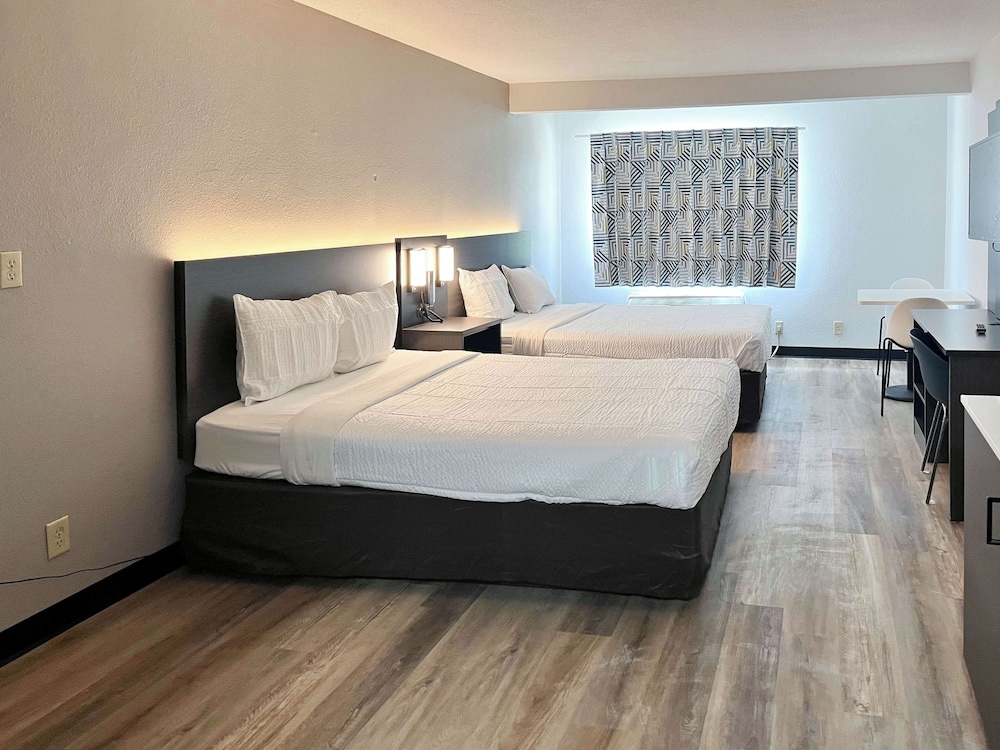 Standard Room, 2 Queen Beds, Non Smoking, Kitchen